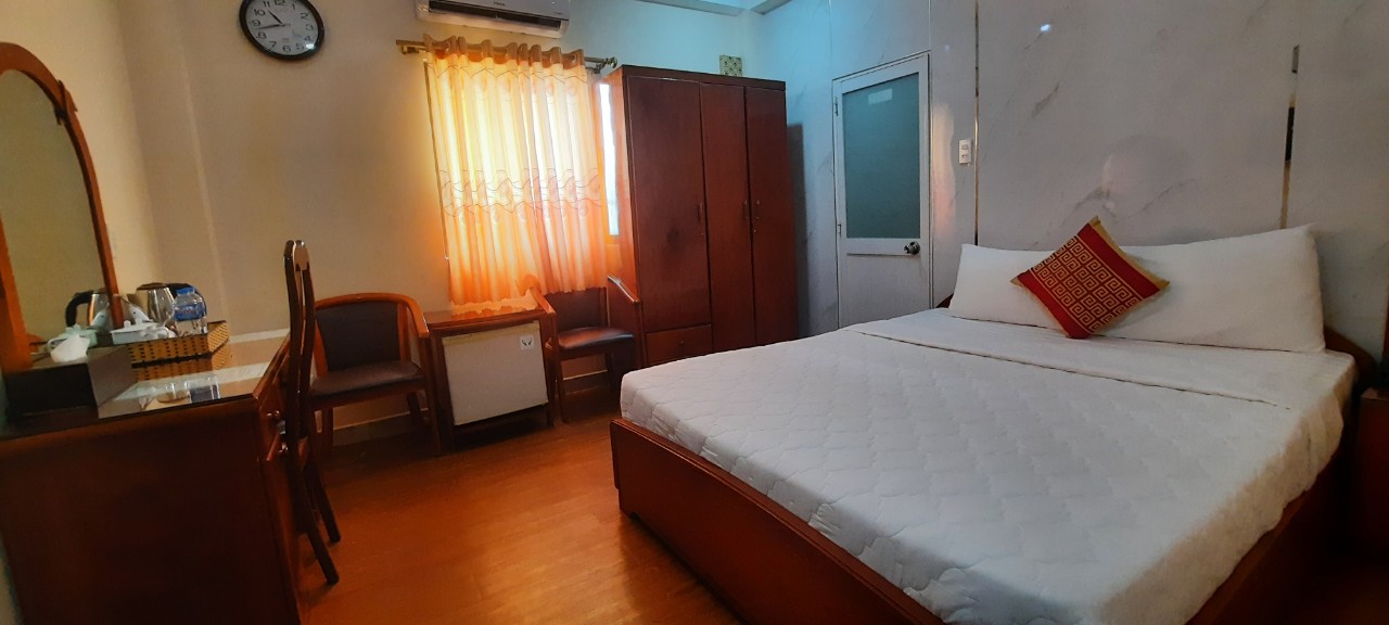 VIP 1 BED ROOM 1,6-1,8m. 1-2 PEOPLE. Free breakfast, water, coffee, tea.